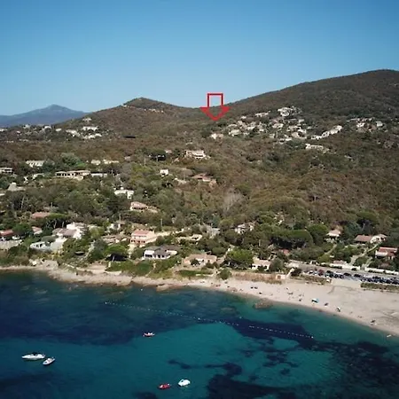 Maison 4 , 8 Personnes.