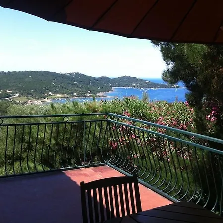Maison 4 , 8 Personnes. Casa de Férias Coti-Chiavari (Corsica)